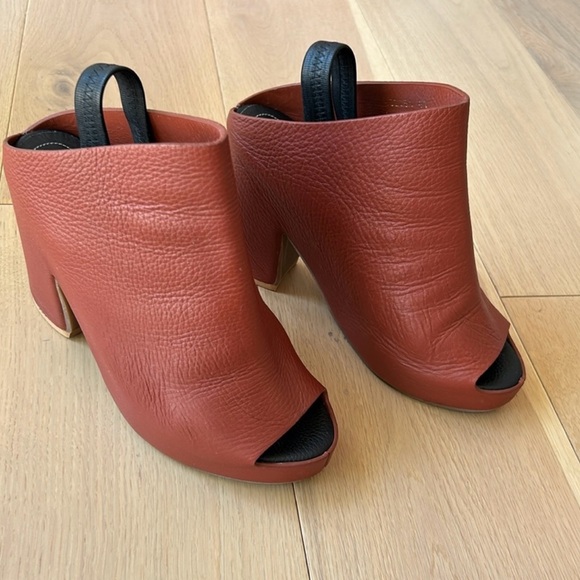 Balenciaga Brown Leather Slingback Platform Heels - Picture 2 of 14